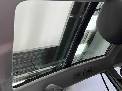Volkswagen Tiguan L 2022, 21700 км, за 27957.08 USD - фото 9