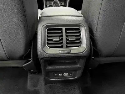Volkswagen Tiguan L 2022, 21700 км, за 27957.08 USD - фото 15