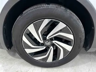 Volkswagen Tiguan L 2022, 21700 км, за 27957.08 USD - фото 19
