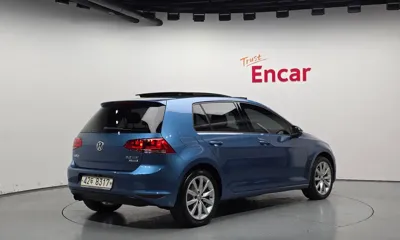 Volkswagen Golf 2015, 59443 км, за 6502.89 USD