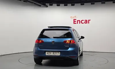 Volkswagen Golf 2015, 59443 км, за 6502.89 USD