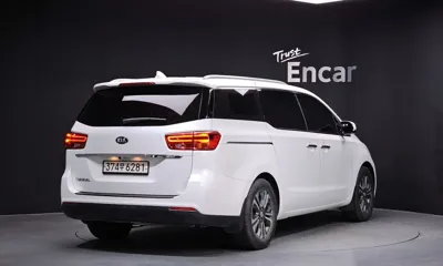 Kia Canival 2019, 103302 км, за 9184.01 USD