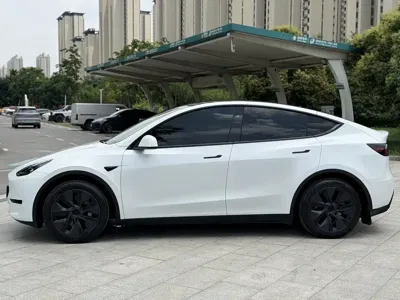 Tesla Model Y 2024, 38000 км, за 27859.17 USD