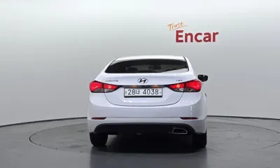 Hyundai Avante 2015, 134817 км, за 3711.66 USD