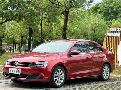 Volkswagen Sagitar · 2012 год