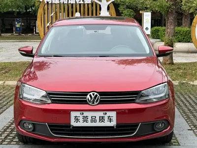 Volkswagen Sagitar 2012, 93000 км, за 2641.08 USD