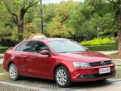 Volkswagen Sagitar 2012, 93000 км, за 2641.08 USD