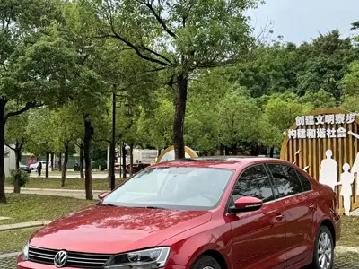 Volkswagen Sagitar 2012, 93000 км, за 2641.08 USD