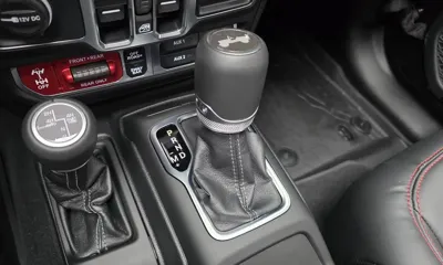 Jeep Wrangler 2025, 5182 км, за 52448.47 USD - фото 9