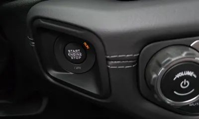 Jeep Wrangler 2025, 5182 км, за 52448.47 USD - фото 27