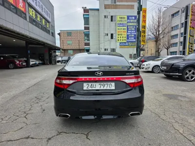 Hyundai Grandeur 2015, 193551 км, за 2940.2 USD