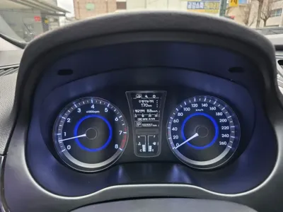 Hyundai Grandeur 2015, 193551 км, за 2940.2 USD