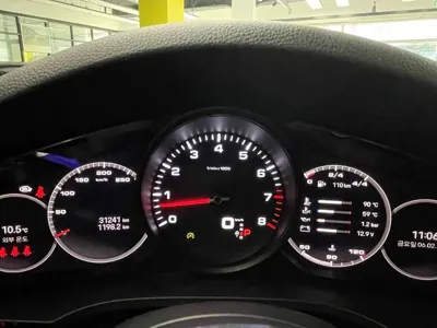Porsche Cayenne 2022, 31241 км, за 72018.49 USD - фото 8