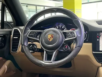 Porsche Cayenne 2022, 31241 км, за 72018.49 USD - фото 12