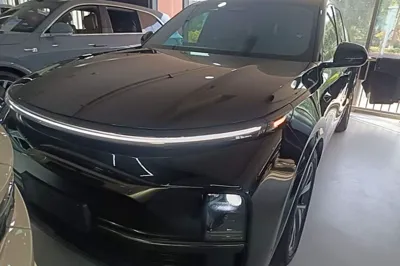 Li Auto L8 2023, 141800 км, за 30053 USD