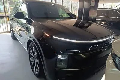Li Auto L8 2023, 141800 км, за 30053 USD