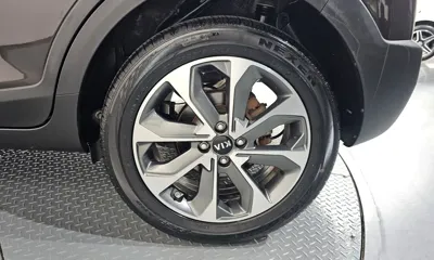 Kia Stonic 2018, 55279 км, за 7739.27 USD - фото 21