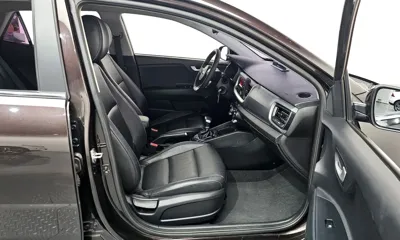 Kia Stonic 2018, 55279 км, за 7739.27 USD - фото 26