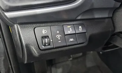 Kia Stonic 2018, 55279 км, за 7739.27 USD - фото 28