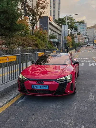 Audi RS e-tron GT 2022, 18000 км, за 8515.89 USD - фото 3