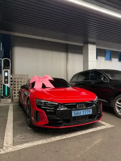 Audi RS e-tron GT 2022, 18000 км, за 8515.89 USD - фото 18