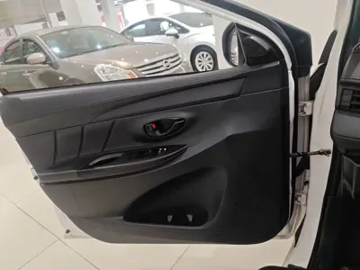 Toyota Yaris L 2018, 95000 км, за 4818.58 USD - фото 18
