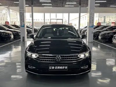 Volkswagen Magotan 2023, 47000 км, за 20129.1 USD