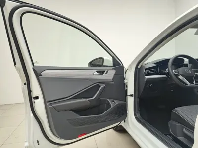 Volkswagen Sagitar 2024, 10000 км, за 13231.36 USD - фото 8