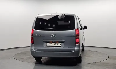 Hyundai Starex 2018, 33058 км, за 9124.33 USD