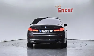 BMW 5-Series 2023, 25598 км, за 25364.22 USD