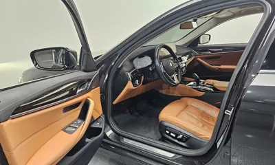BMW 5-Series 2023, 25598 км, за 25364.22 USD - фото 10