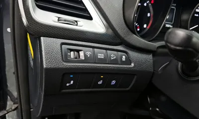 Hyundai Santafe 2018, 77671 км, за 10439.38 USD - фото 13