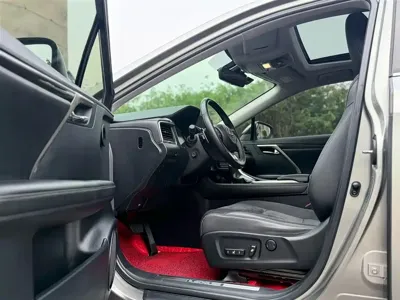 Lexus RX 2022, 70000 км, за 33548.5 USD