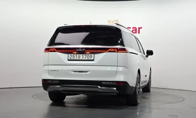 Kia Canival 2023, 89359 км, за 18241.05 USD