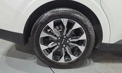 Kia Canival 2023, 89359 км, за 18241.05 USD