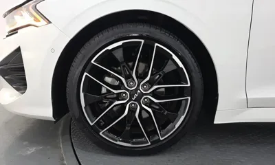 Kia K5 2023, 41275 км, за 15754.23 USD