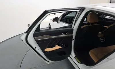 Kia K5 2023, 41275 км, за 15628.05 USD - фото 25