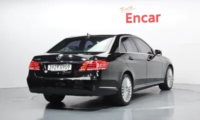 Mercedes-Benz E-Class 2016, 96457 км, за 7218.54 USD