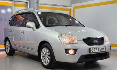 Kia Carens 2011, 152152 км, за 2405.25 USD