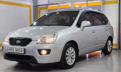 Kia Carens 2011, 152152 км, за 2405.25 USD
