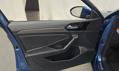 Volkswagen Jetta 2020, 28871 км, за 15926.67 USD - фото 24