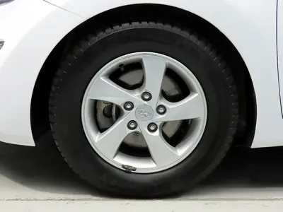 Hyundai Avante 2015, 196640 км, за 2560.06 USD