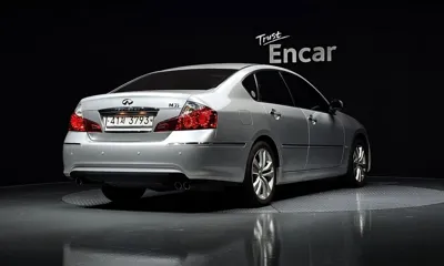 Infiniti M 2010, 111600 км, за 1982.16 USD