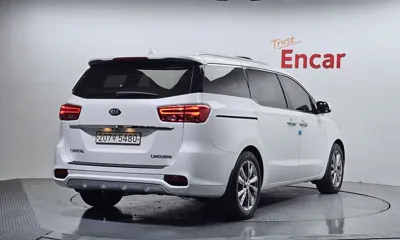 Kia Canival 2019, 122193 км, за 10589.32 USD