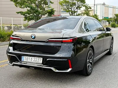 BMW 7-Series 2025, 12021 км, за 71183.66 USD - фото 2