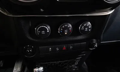 Jeep Wrangler 2016, 133411 км, за 13016.86 USD - фото 16