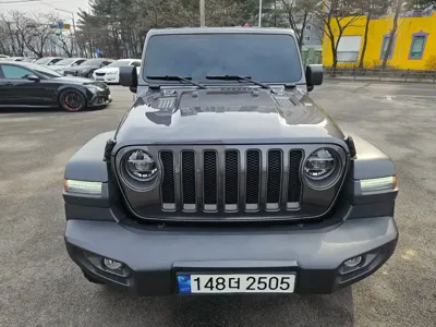 Jeep Wrangler · 2021 год