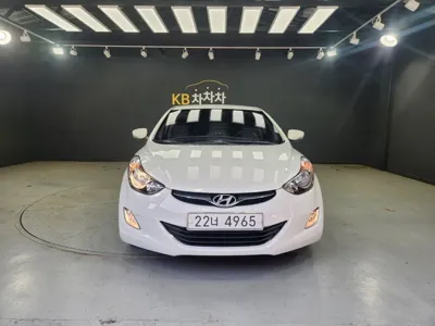 Hyundai Avante · 2012 год