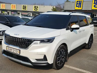 Kia Canival 2023, 100905 км, за 14756.54 USD