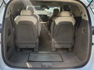 Kia Canival 2023, 100905 км, за 14756.54 USD